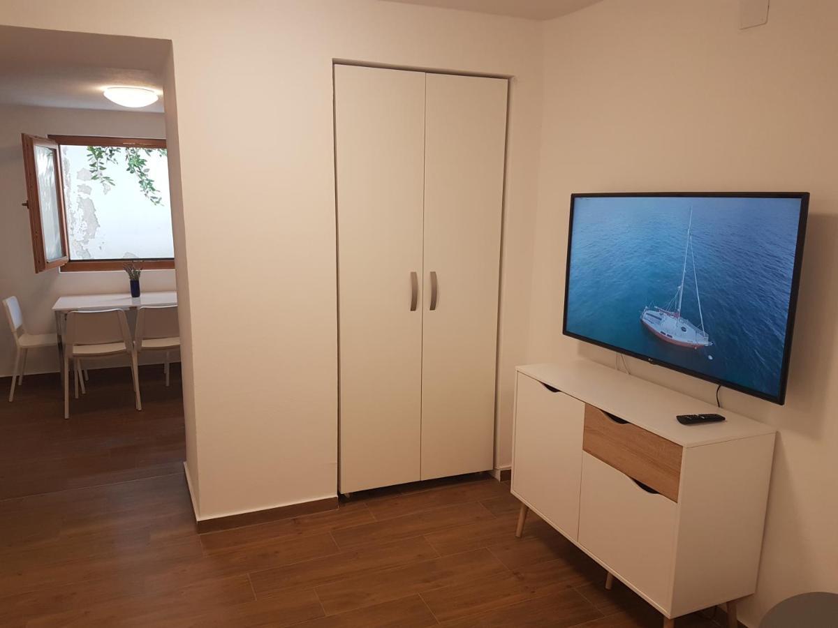 Apartments Jungic, Rab Banjol ภายนอก รูปภาพ